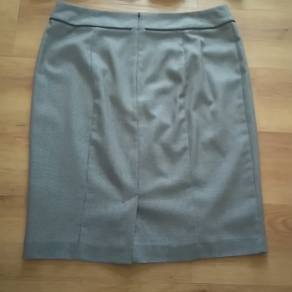 Suits You by Jacqui E Houndstooth pattern suit skirt AU 14 and jacket AU 12 - Picture 10 of 10